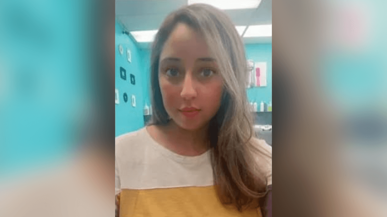 Arrestan a mujer sospechosa de amenazar de disparar a su exnovio y alumnos