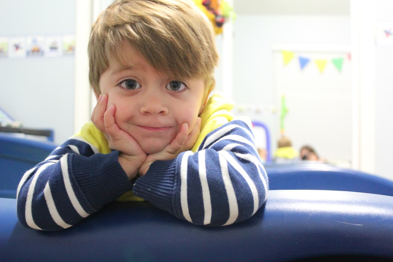 ¿Cómo encontrar una niñera buena y confiable?