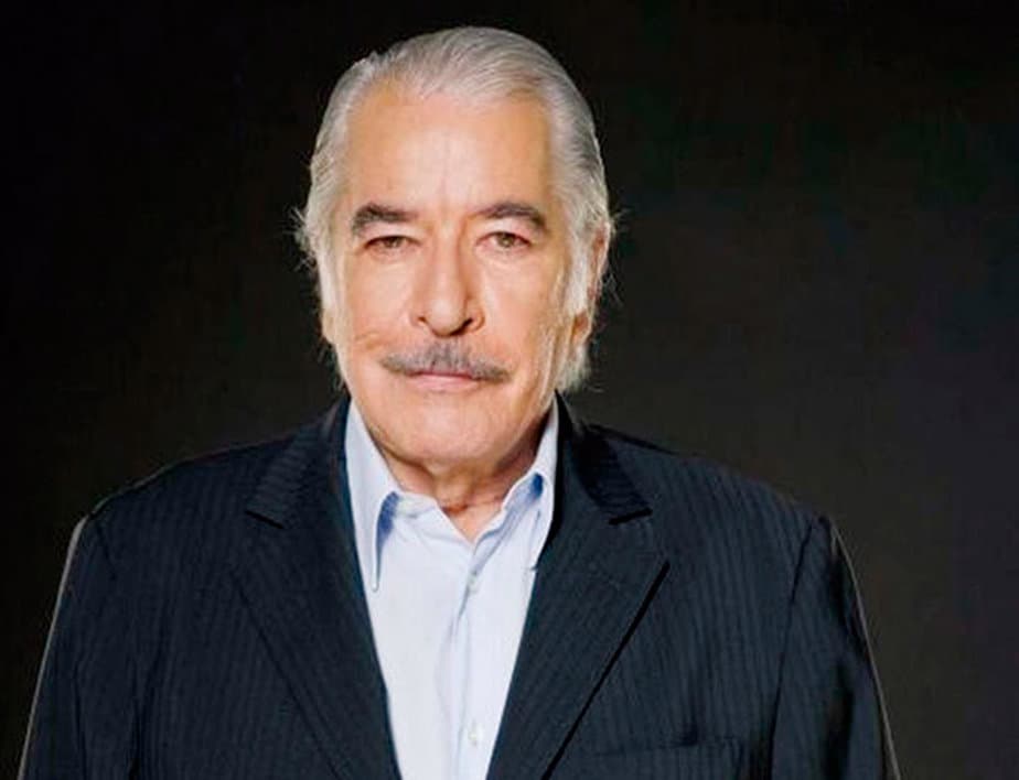 Enrique Rocha: interpretó a León Bustamante, siendo el villano principal de la serie juvenil.