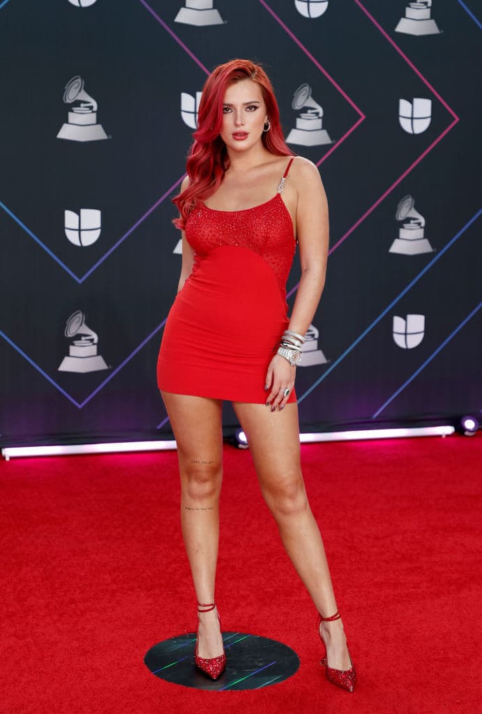 La actriz y modelo 
<b>Bella Thorne</b> se unió a la fiesta latina y fue una de las presentadoras de la noche. Su atuendo acaparó miradas.