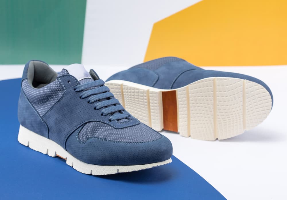 Un soporte adecuado en el calzado, la eliminación de callosidades y un tratamiento adecuado en las uñas te harán mucho bien. Nunca restes importancia a esa parte funcional del organismo. Hacia mediados de año con el tránsito de Venus a tu signo taurano en mayo tiendes a estar muy vulnerable a las sugestiones y si te han diagnosticado algún padecimiento no debes impresionarte. Espera un poco y no te sometas a una operación o tratamiento intensivo sin consultar una segunda opinión. Tómalo todo con calma. Aprende a desconectarte más.
<br>