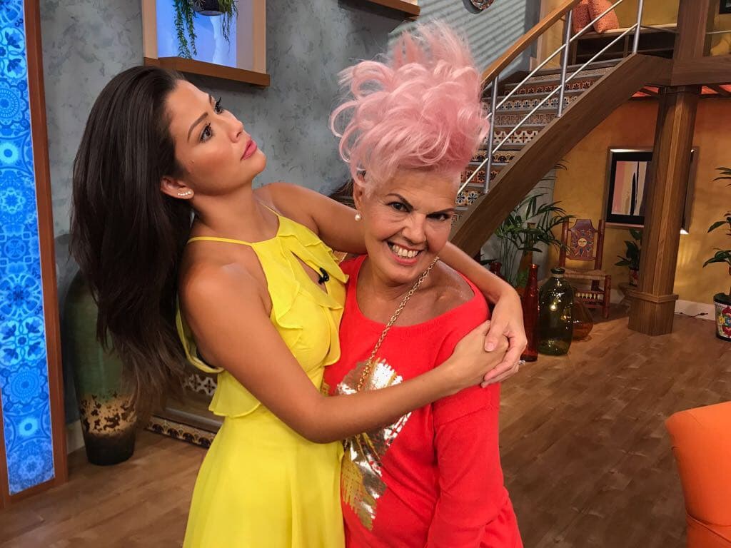 Ana no podía creer lo que estaba viendo, ese peinado le recuerda la peluca de 'Trolls' que usó Giulietta para su fiesta.