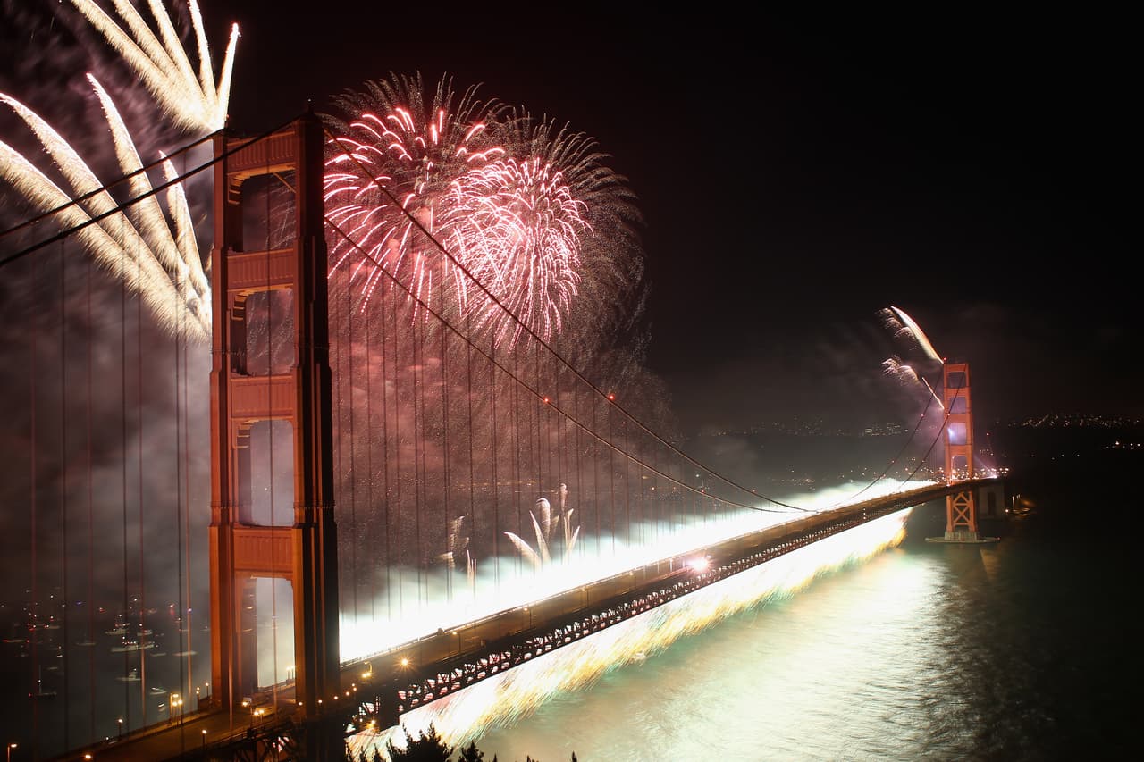 <b>Así se celebraron los 75 años. </b>Con fuegos artificiales se festejó el 75 aniversario del Golden Gate el 27 de mayo de 2012.