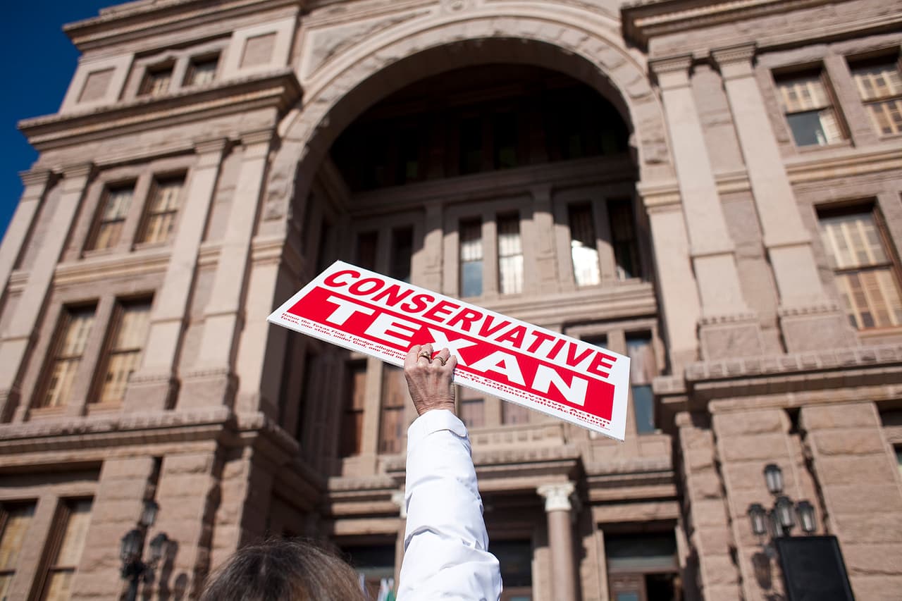 El coronavirus obliga a los partidos a modificar sus convenciones en Texas