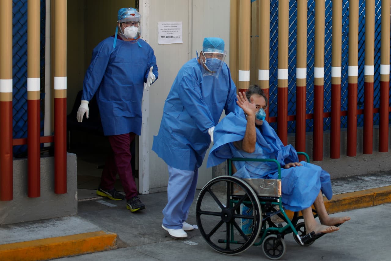 Discriminación, insultos y agresiones físicas: lo que enfrentan los trabajadores sanitarios que luchan contra el coronavirus en México