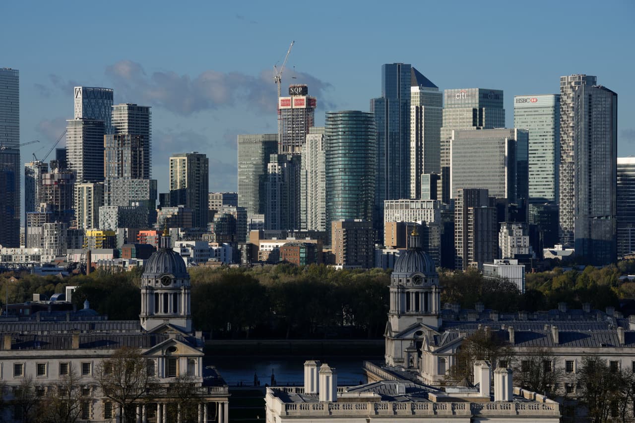 Londres se queda con el segundo puesto del ranking, con 98.8 puntos generales. En ciencias económicas obtuvo 86.5 puntos y alcanzó la máxima puntuación, 100, en capital humano. En calidad de vida registró 77 puntos, mientras que en medio ambiente consiguió 83.2 y en gobernanza, 80.5.