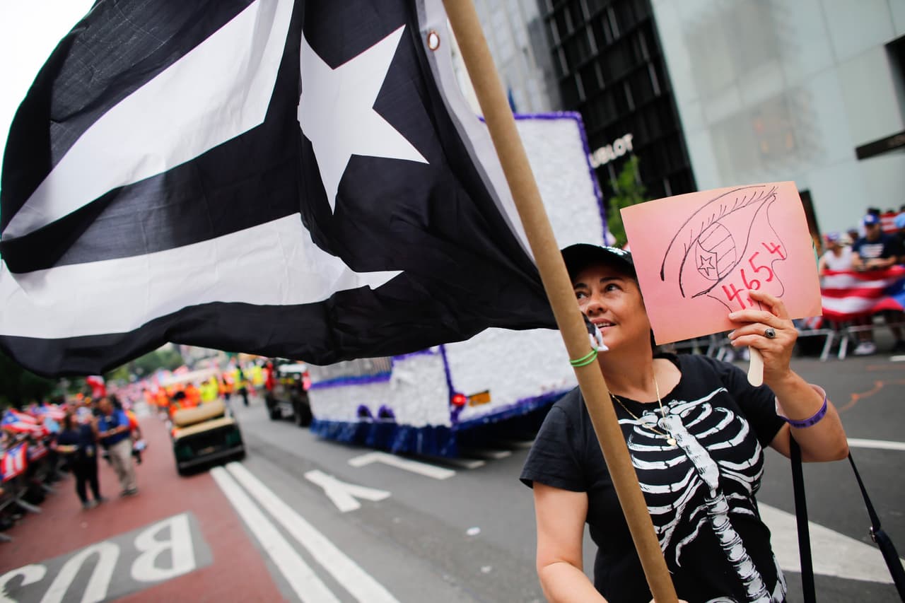 El desastre del huracán María domina los mensajes del Desfile Nacional Puertorriqueño en Nueva York