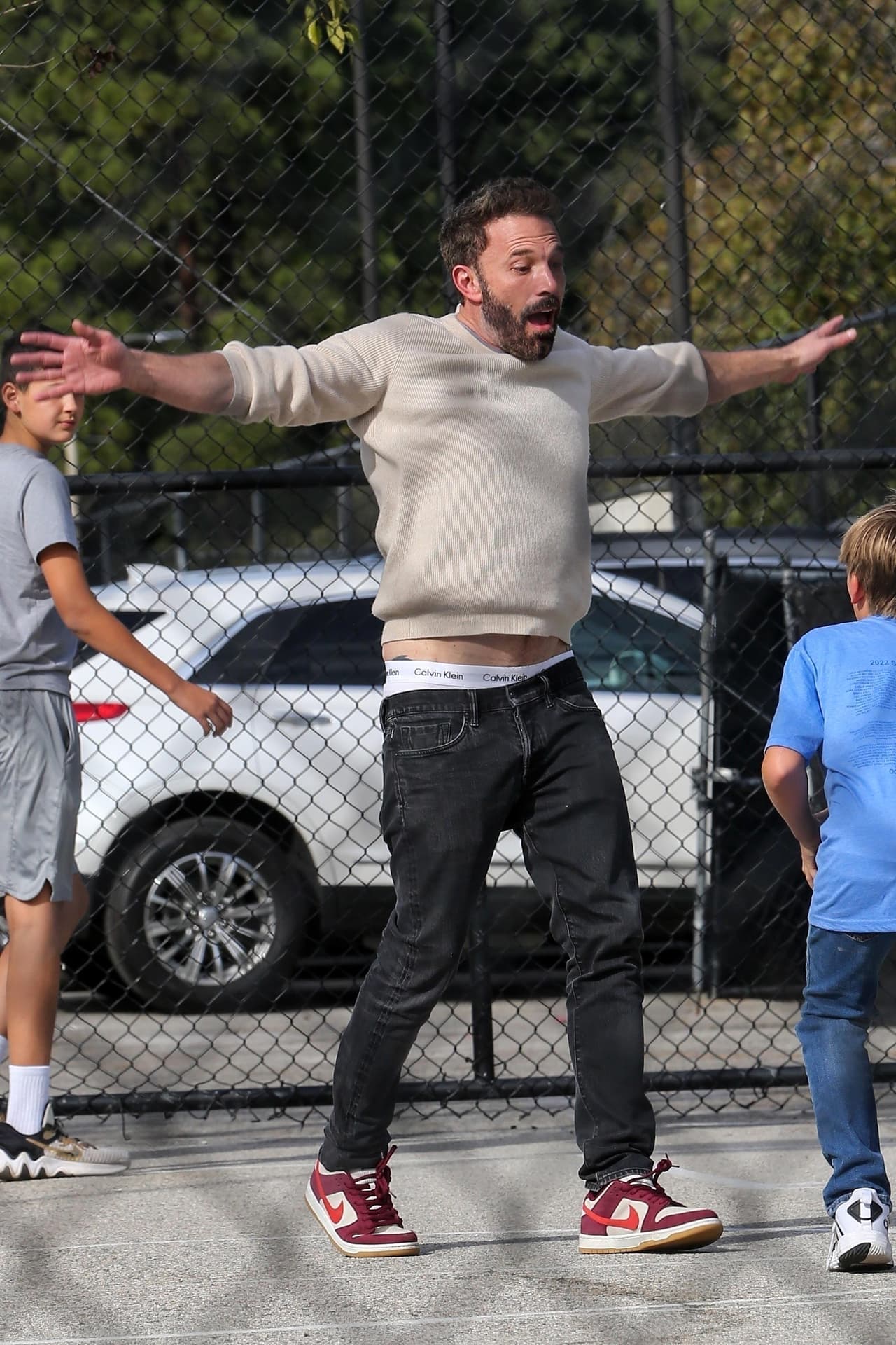 Tampoco fueron vistos
<b><a href="https://www.univision.com/famosos/ben-affleck-hija-jennifer-lopez-emme-muniz-abrazo-fotos" target="_blank">ni Emme ni Max (14)</a></b>, los mellizos de JLo.
<br>