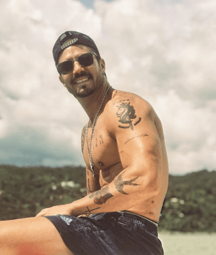 Interpretó a Patricio González de la Vega.