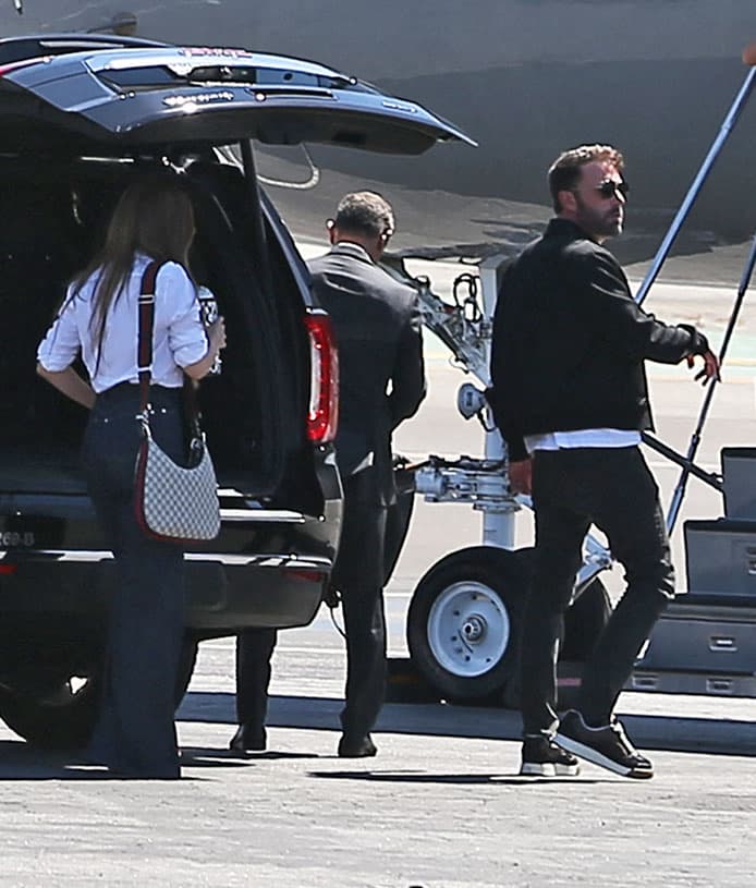A la pareja y a los chicos se les vio tomar un jet privado en Van Nuys, California, el pasado sábado 13 de agosto. 
<br>