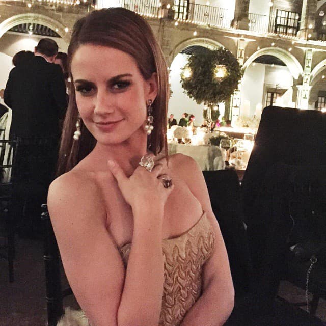 En una entrevista con TVyNovelas en enero de 2022, Altair Jarabo comentó que por ahora no está en sus planes convertirse en mamá: "... no lo veo sucediendo en los próximos meses; de entrada no se me antoja, no lo he pensado, y por el momento estoy concentrada en esta nueva telenovela.