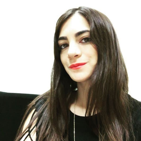 Fernanda Arozqueta es actriz y cantante, se dio a conocer por haber participado en el reality show "Buscando a la nueva banda Timbiriche".