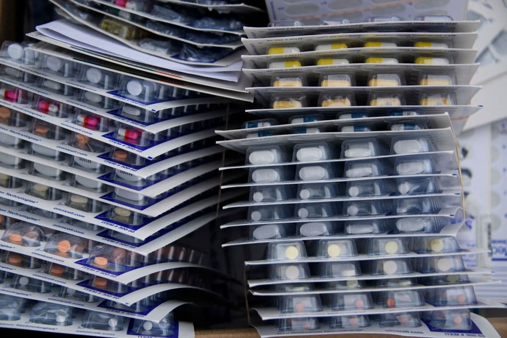 Tres distribuidoras y una farmacéutica aceptan pagar $26,000 millones para evitar demandas por crisis de opioides