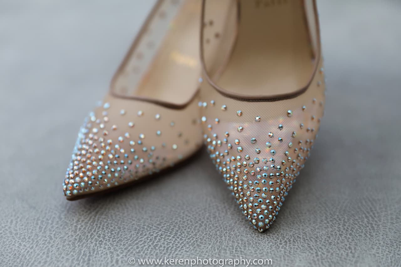 Estas son las bellas zapatillas con las que Aleyda comenzó a dejar huella en su nuevo camino como esposa.