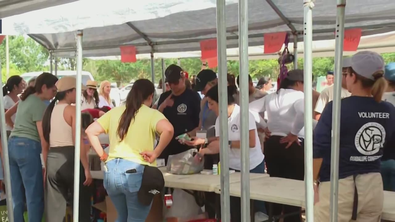 Los voluntarios no solo empacan artículos, sino también paz, amor y tranquilidad para los venezolanos
