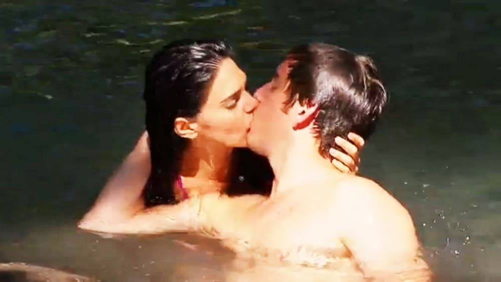 Ella desconocía que Diego tenía un hermano gemelo.