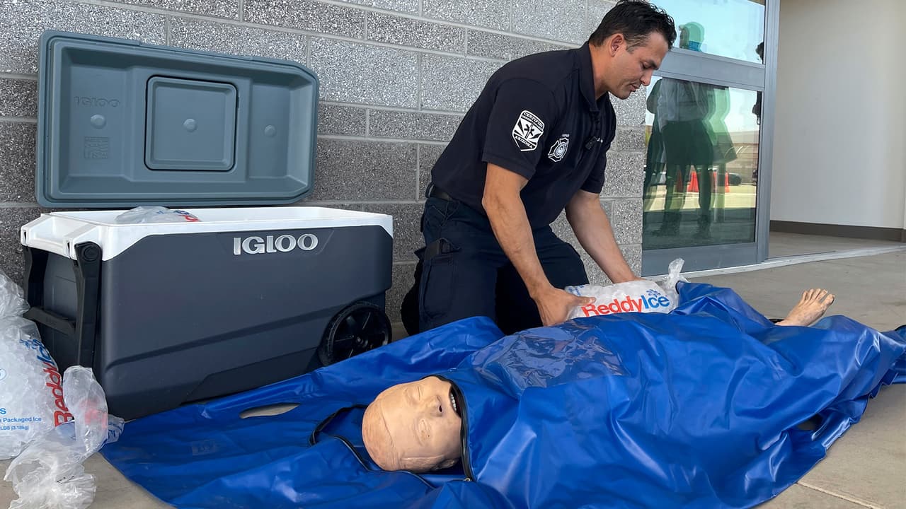 Utilizarán inmersión en hielo para atender a víctimas de la ola de calor en Phoenix
