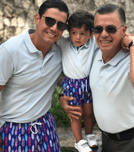 Feliz día a todos los padres de parte de Los Segura. Joshua es el mejor regalo para su padre y abuelo.