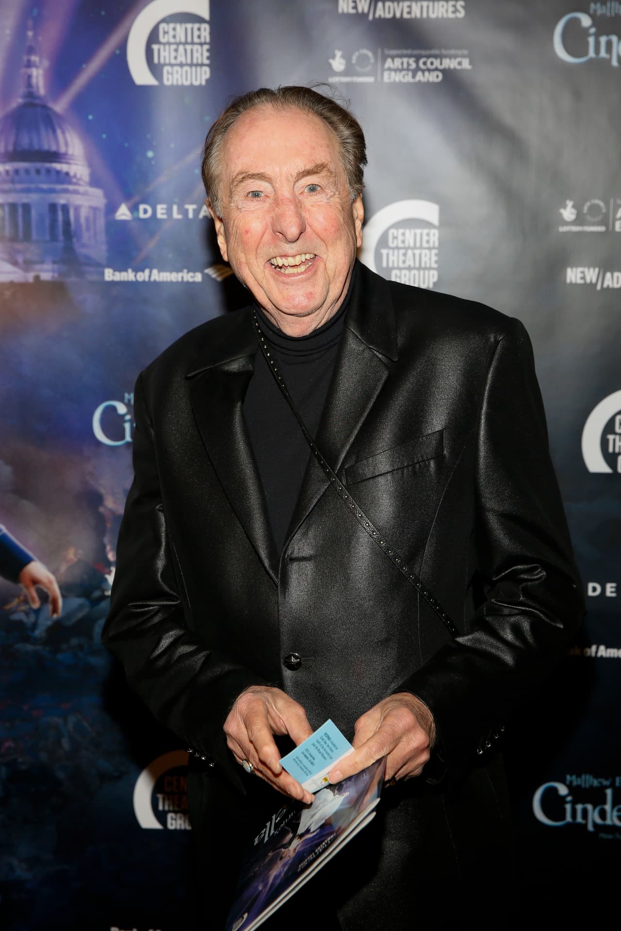 A sus 79 años el comediante, actor y escritor de canciones se ha alejado de las cámaras. Su última película fue ‘The Entire Universe’ en 2016, aunque en 2020 apareció en un corto sobre su autobiografía ‘Always Look on the Bright Side of Life’.