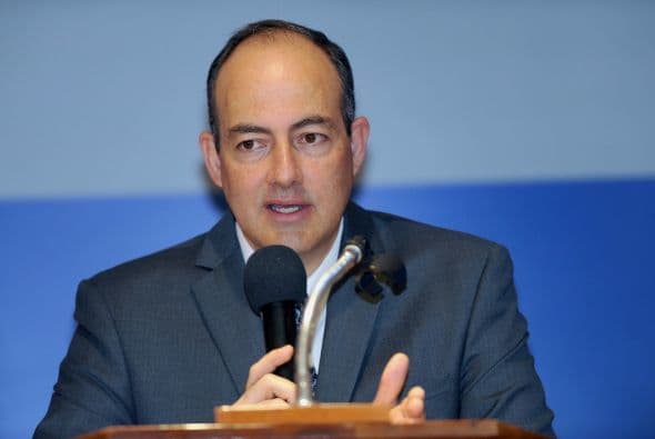 Refirió que diversos hechos, como enfrentamientos en los que con frecuencia caen abatidos pistoleros e incluso líderes, reflejan que ninguna organización delictiva puede "ni remotamente ser superior a la fuerza del estado". El funcionario dijo que las presiones oficiales pueden verse en la creciente cantidad de líderes detenidos o abatidos, aunque también algunas declaraciones de ciertos capos que "aluden a vivir a salto de mata y no poder pernoctar más de una noche en el mismo lugar".