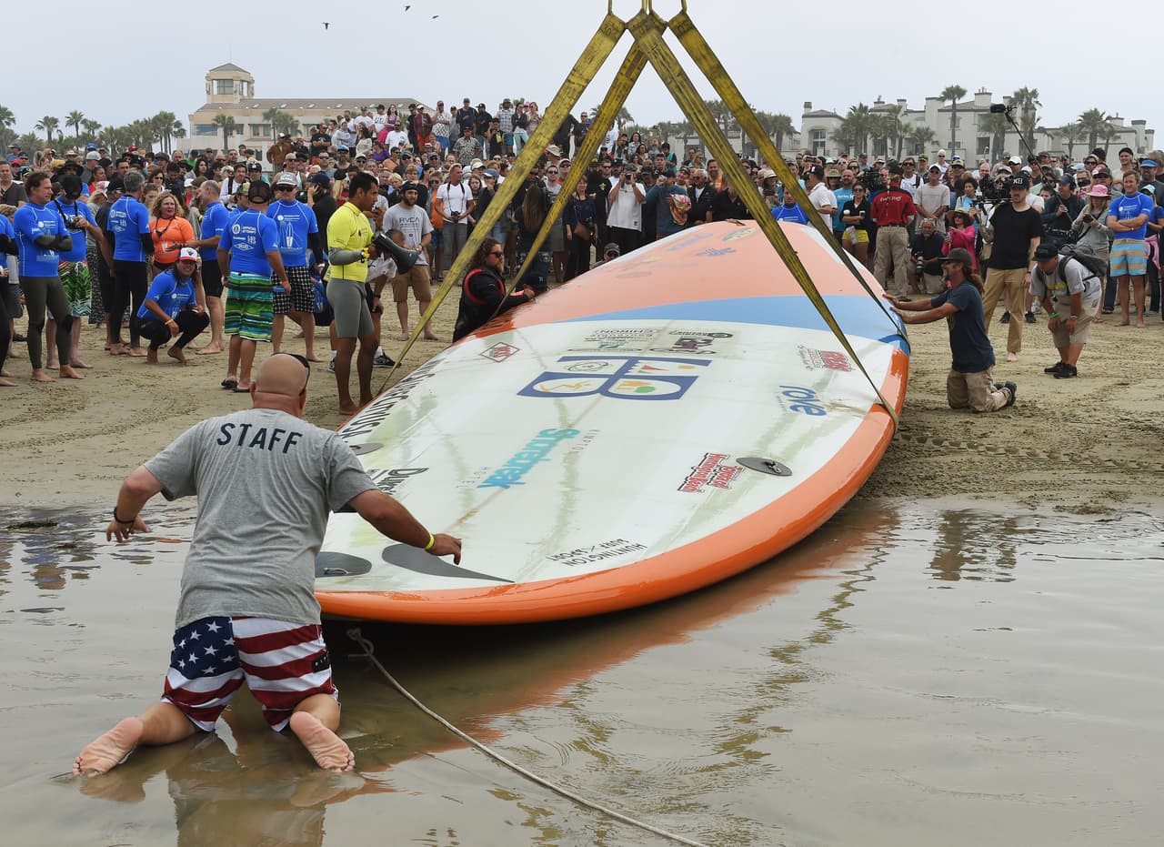 El escenario fue la playa de Huntington Beach.