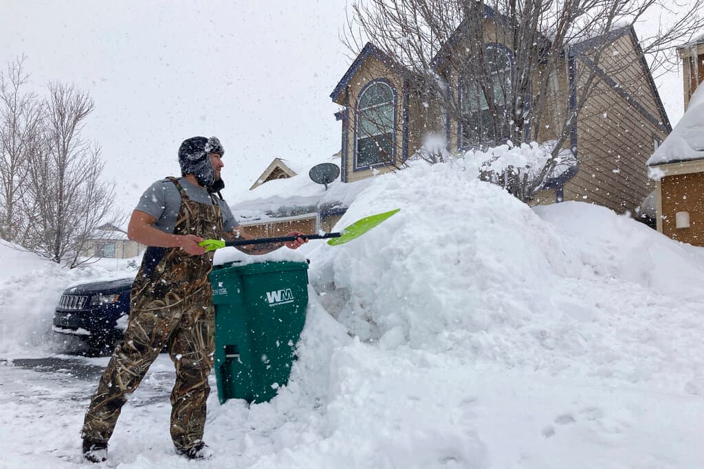 Tormentas dejan al menos 12 muertos en el sur y centro de EEUU mientras comienzan a sentirse sus efectos en el noreste