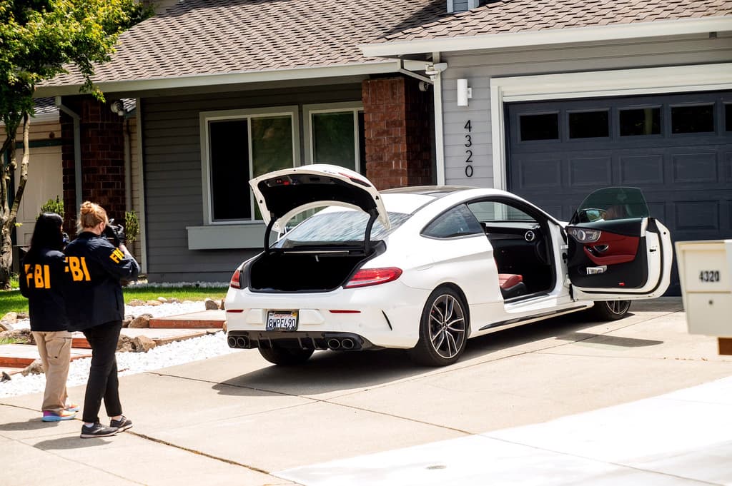 Revelan que el FBI confiscó teléfonos de la alcaldesa de Oakland y su pareja tras redada sorpresa