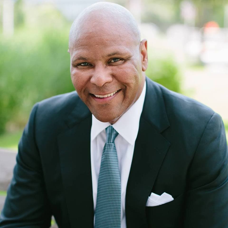 Albert Black Jr., 59 años, Presidente de On-Target Supplies & Logistics