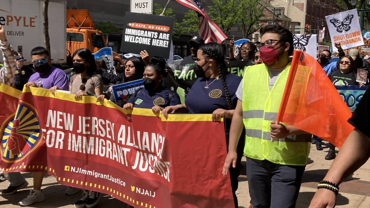 “Merecemos respeto y protección”: trabajadores inmigrantes marchan por sus derechos en Nueva Jersey