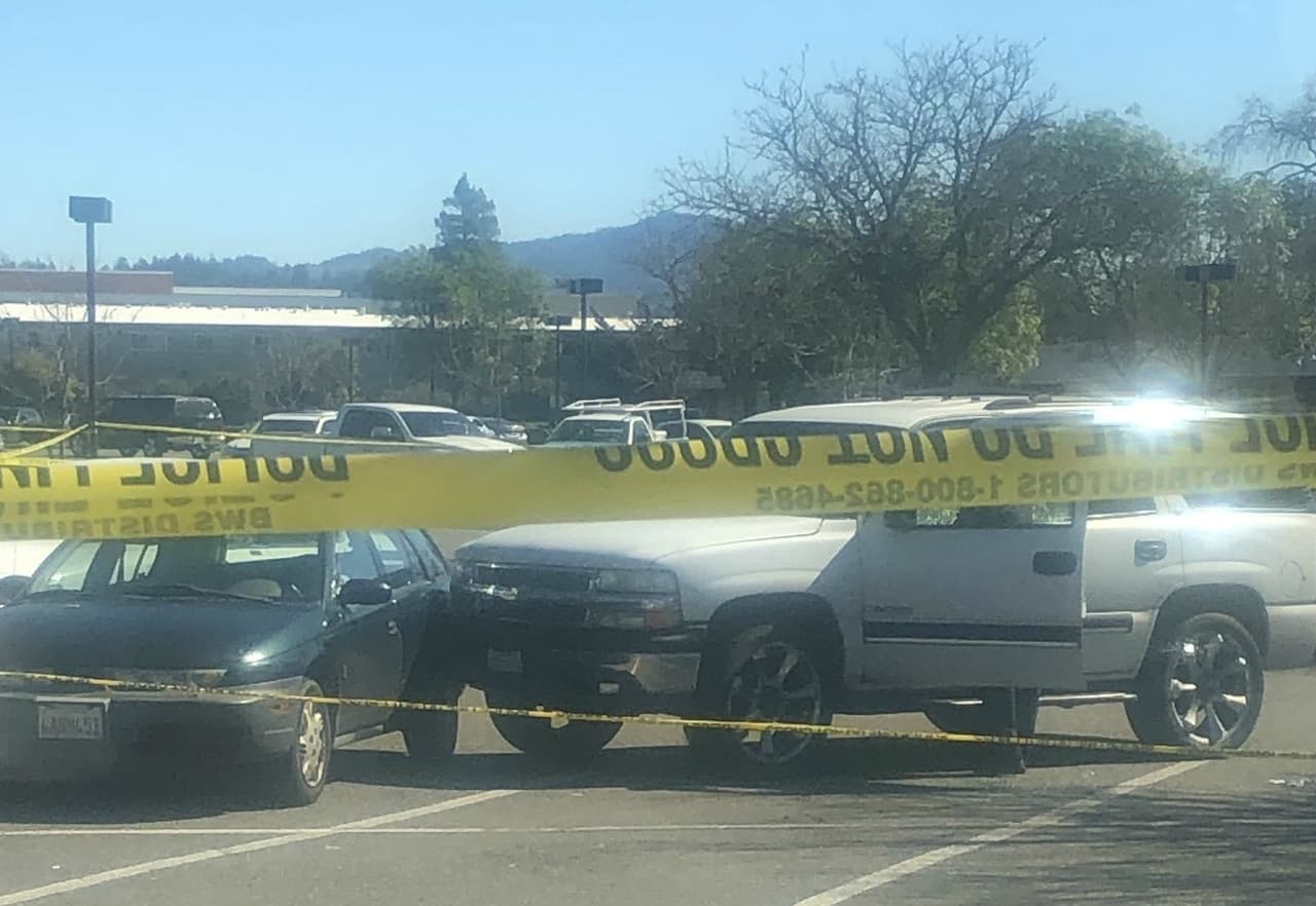 Mató a una mujer en un centro comercial del norte de la Bahía y luego se quitó la vida