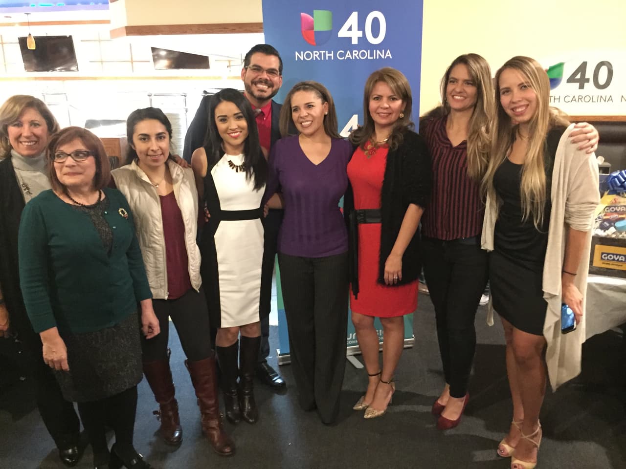 Envía tus datos al correo electrónico: 
<a href="mailto:univision40@univision.net">univision40@univision.net</a>.