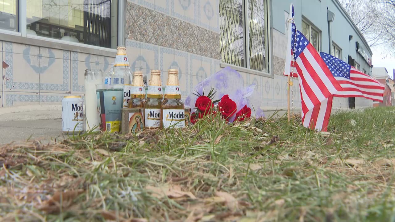 En el sitio donde Jason fue asesinado se colocó un altar en memoria del veterano, recordado con cariño por sus amigos y familiares.
