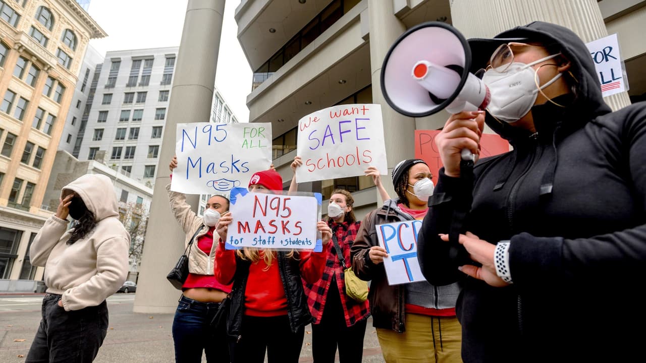 Los casi 20,000 estudiantes de las escuelas de Hayward regresan por una semana a clases virtuales