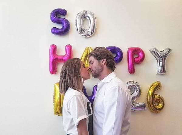 Y es que el año pasado el actor compartió ocho fotografías con románticos mensajes para celebrar el cumpleaños de Paulina en Instagram.
<br>