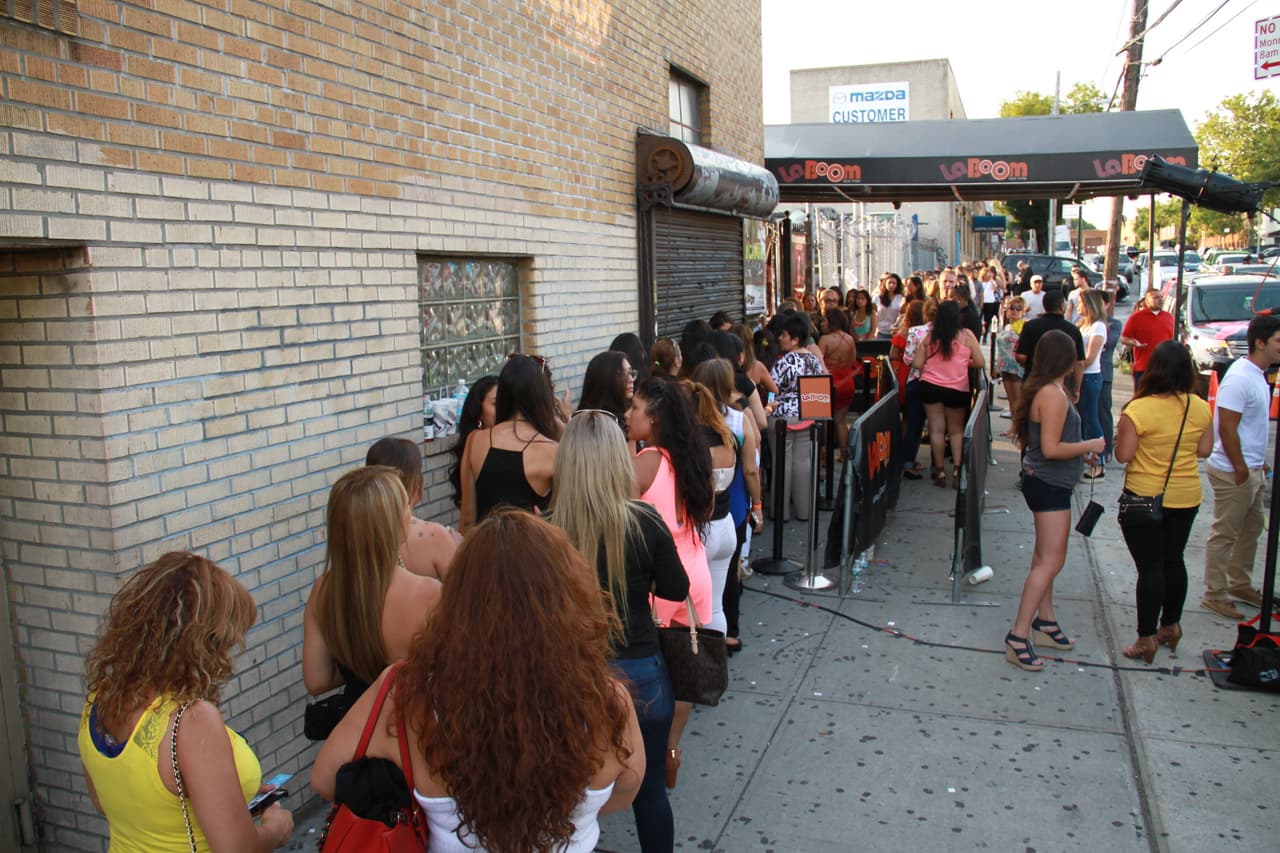 ¡De colombia pal' mundo! Los éxitos de Maluma retumbaron la gran manzana en el Borro Cassette Party de La X.