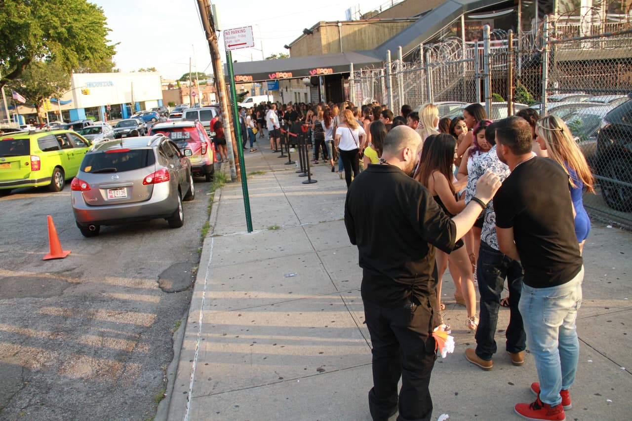 ¡De colombia pal' mundo! Los éxitos de Maluma retumbaron la gran manzana en el Borro Cassette Party de La X.