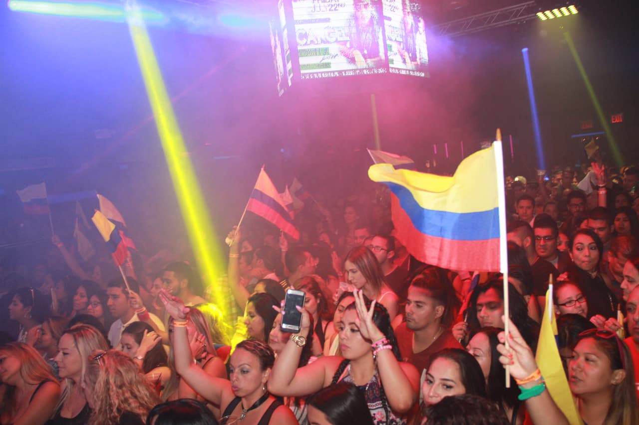 ¡De colombia pal' mundo! Los éxitos de Maluma retumbaron la gran manzana en el Borro Cassette Party de La X.