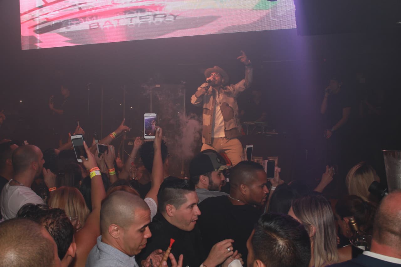 ¡De colombia pal' mundo! Los éxitos de Maluma retumbaron la gran manzana en el Borro Cassette Party de La X.