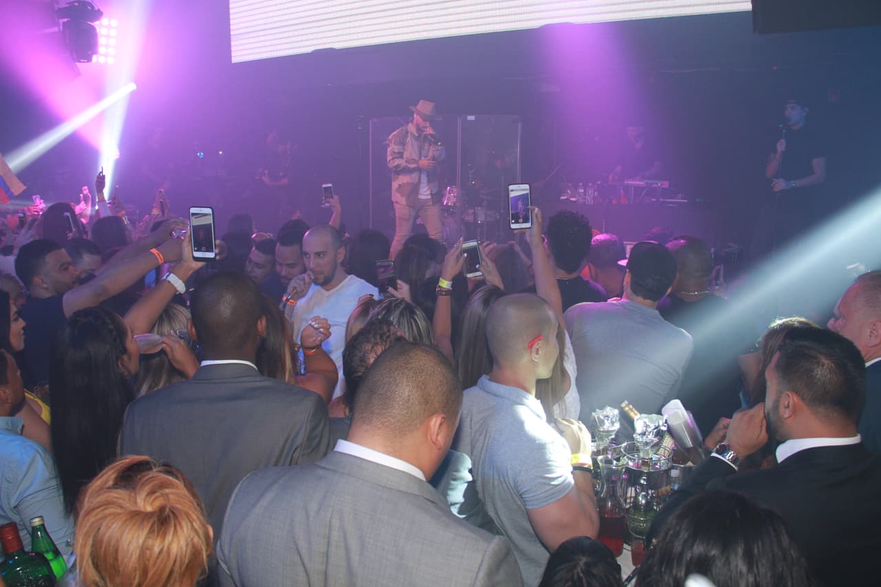 ¡De colombia pal' mundo! Los éxitos de Maluma retumbaron la gran manzana en el Borro Cassette Party de La X.