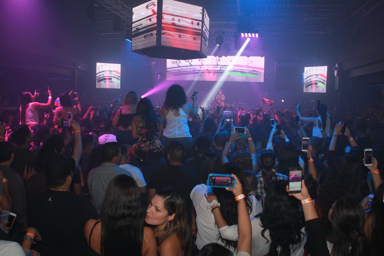 ¡De colombia pal' mundo! Los éxitos de Maluma retumbaron la gran manzana en el Borro Cassette Party de La X.