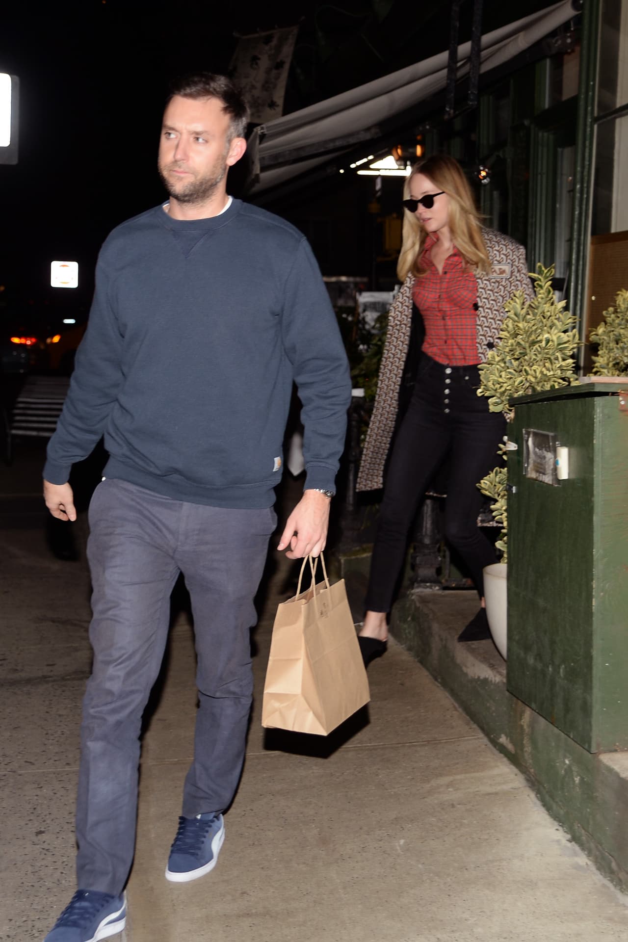 La boda de Maroney, de 33 años, y Lawrence, de 29, contará con 
<b><a href="https://www.univision.com/entretenimiento/jennifer-lawrence-recuerda-cuando-la-desnudaron-por-gorda-y-quisieron-desviarla-de-hollywood" target="_blank">150 invitados</a>, </b>informó TMZ.