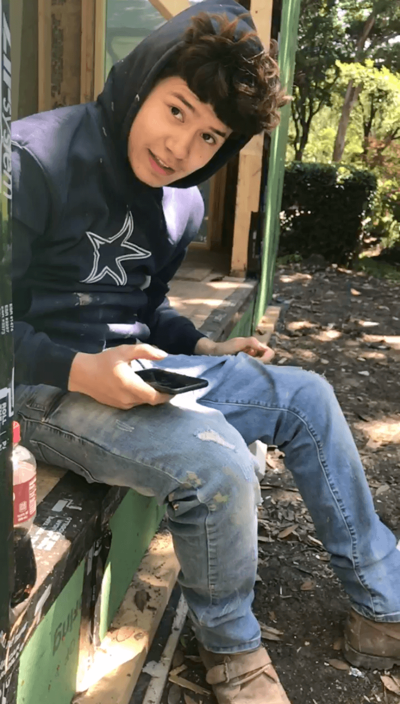 El joven estaba muy contento porque quería ir a la universidad y ayudar a su familia a salir adelante, según el relato de familiares.
<br>