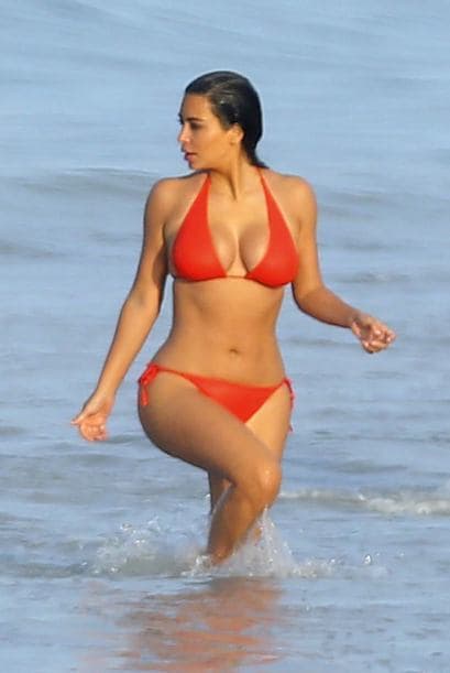 Kim Kardashian acaba de cumplir un año de matrimonio con Kanye West, seguramente este fue el mejor regalo de aniversario que él pudo haber tenido.