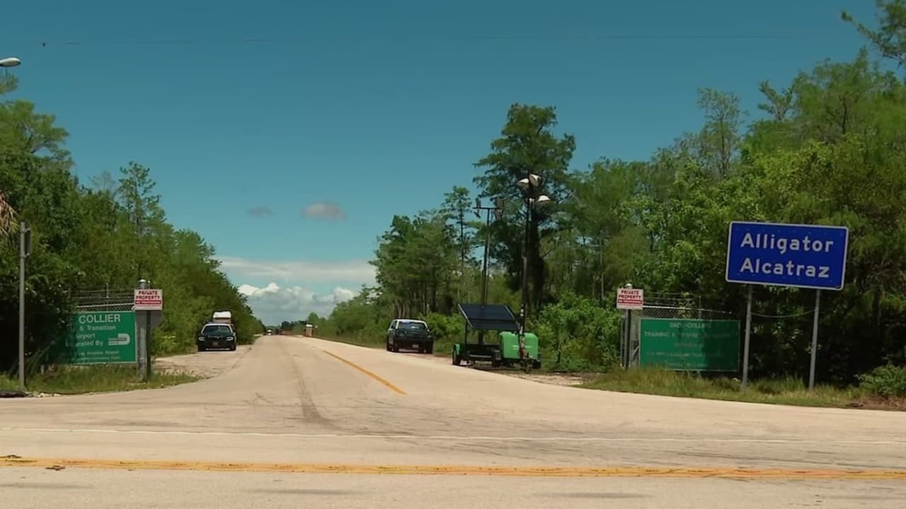 Congresista Debbie Wasserman Schultz visita Alcatraz de los Caimanes para chequear condiciones del lugar