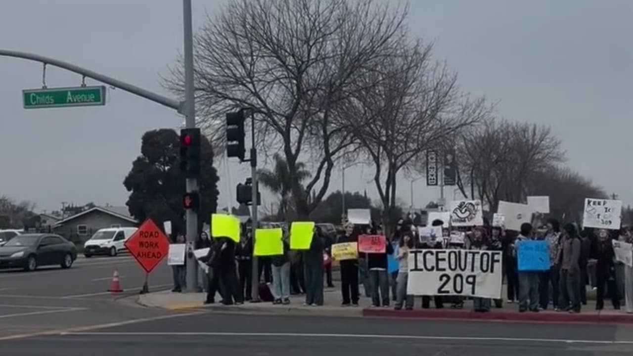 Estudiantes del Valle Central protestan por operativos de ICE