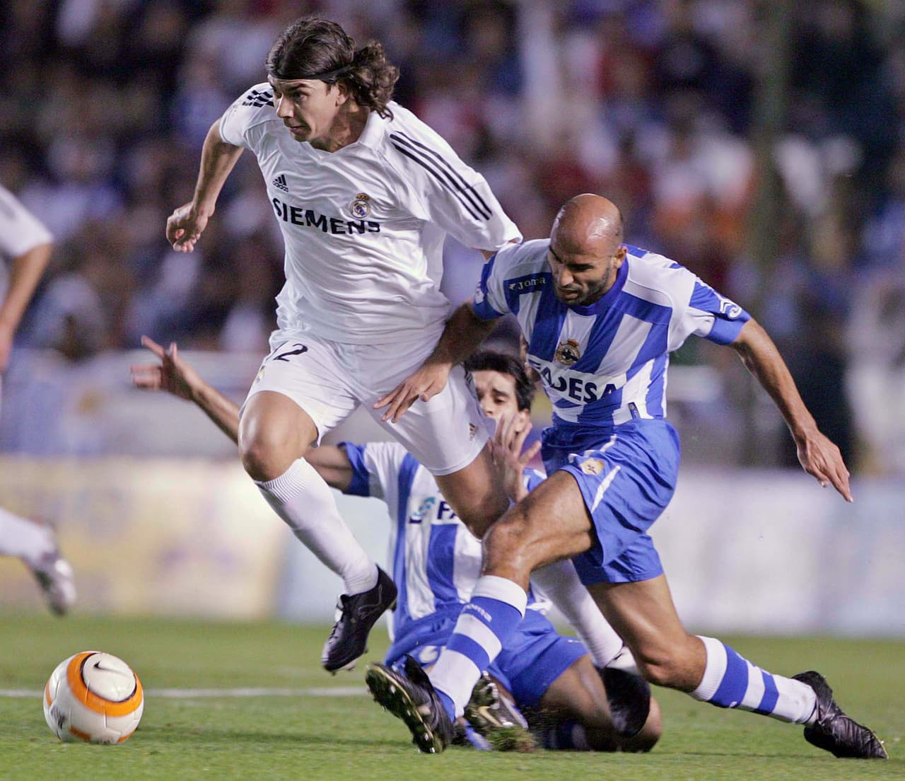 <b>Pablo García - Mediocampista</b>– Llega al Madrid en 2005 por 5 millones de euros, el jugador no logró nidestacar ni adaptarse al club por lo que los directivos decidieron dejarlo ir en Agosto de 2006.