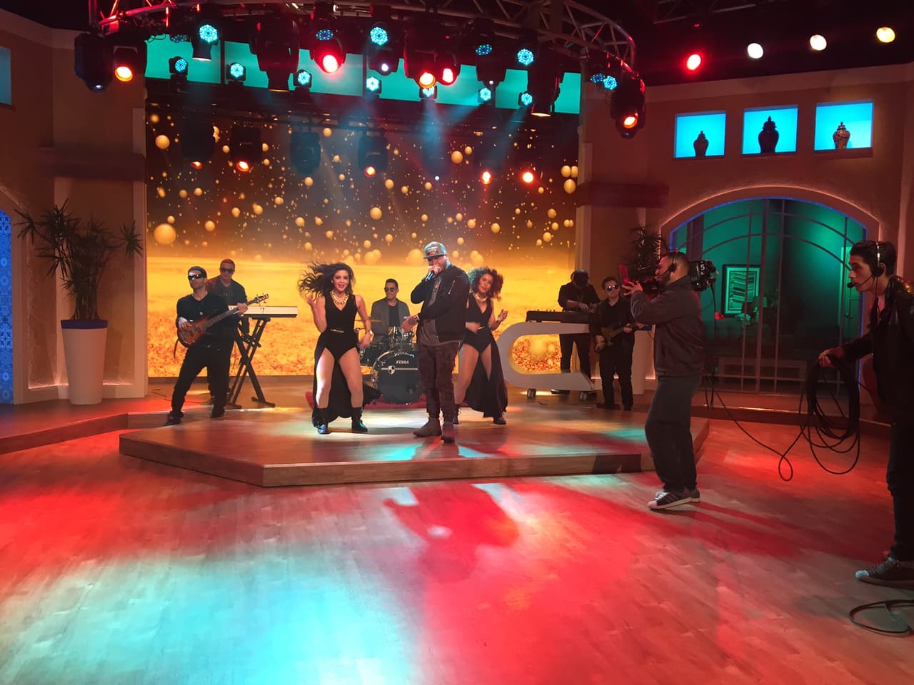 ¡Qué mejor manera de despedir la mañana que con su música!