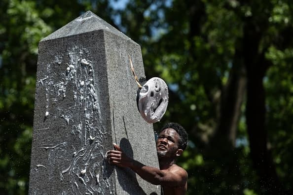 La promoción que ha logrado cumplir su meta en menor tiempo es la de 1972, que sólo empleó un minuto y 30 segundos.