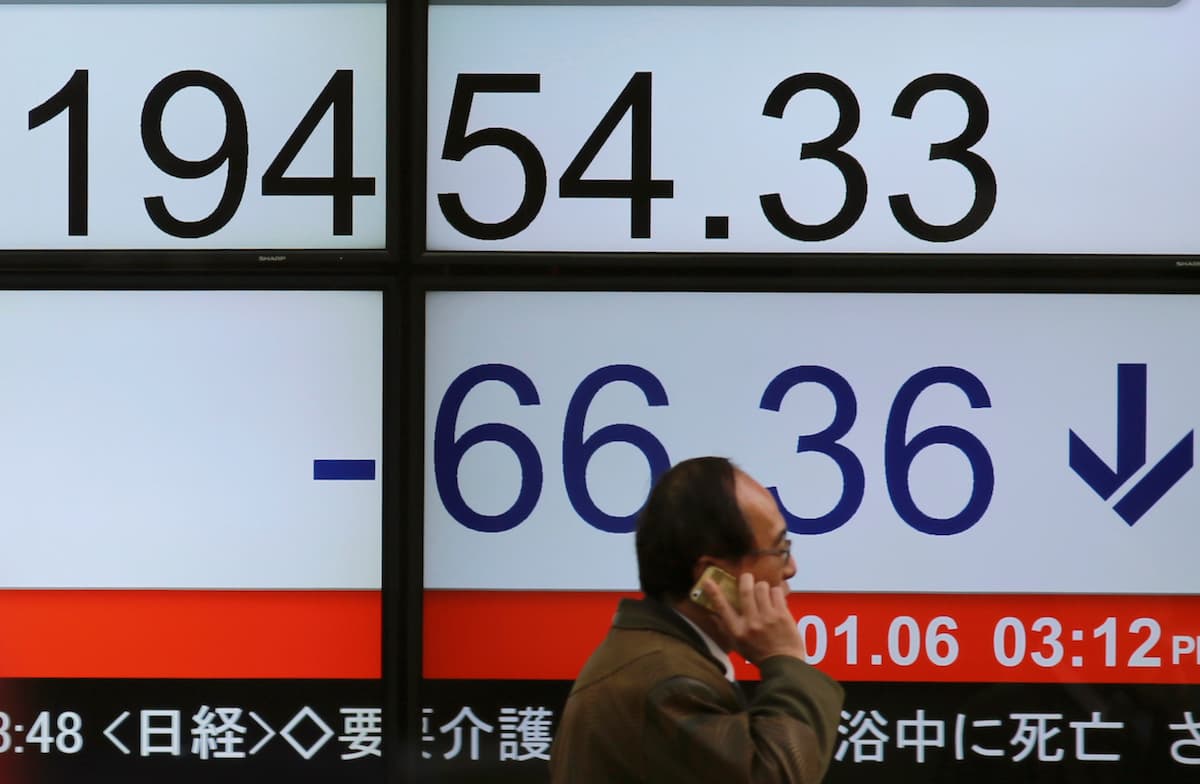 Las amenazas de Trump a Toyota por su planta en México hunden sus acciones