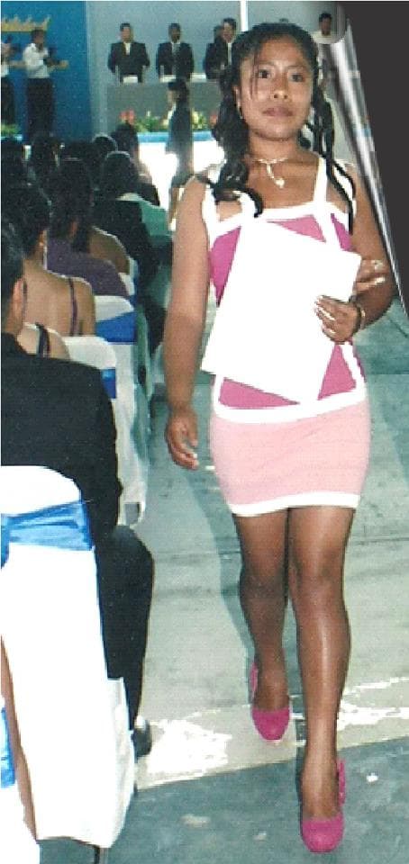 En esa imagen, del año 2012, la joven lucía un vestido de licra ceñido al cuerpo y unos zapatos altos color rosa que hacían juego con el vestido. En los comentarios, hizo una confesión.